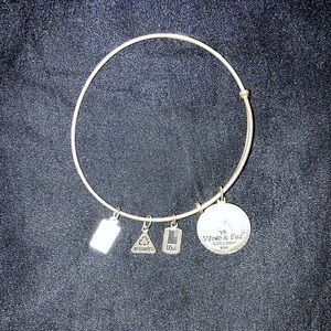 Wind & Fire (Alex & Ani competitor) expandable bracelet ice skates